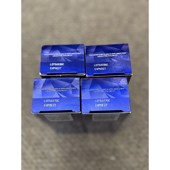 Crest 3D White Advanced Radiant Mint Toothpaste Lot of 4 Travel 2.4 oz Exp 2027 - Picture 3 of 8